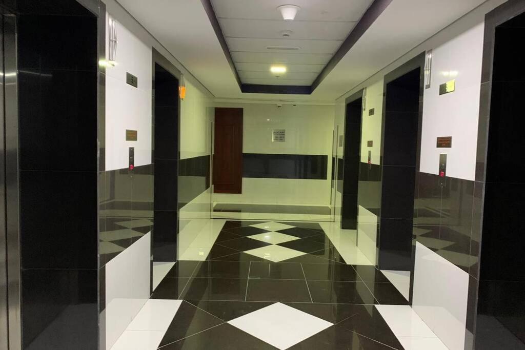 Apartamento Cozy 2Bhk Near To Dmcc Metro Station -505 Dubái Exterior foto